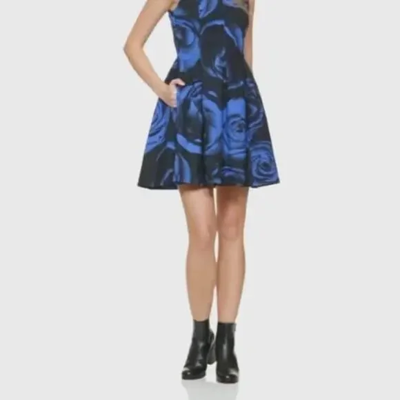 GAP Pleated Dress Fit N Flare Blue & Black ROSE print Dress Size 6. - Picture 4 of 7